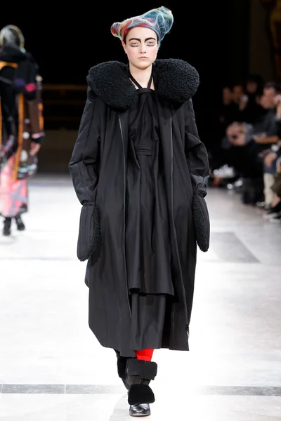 Look 28
